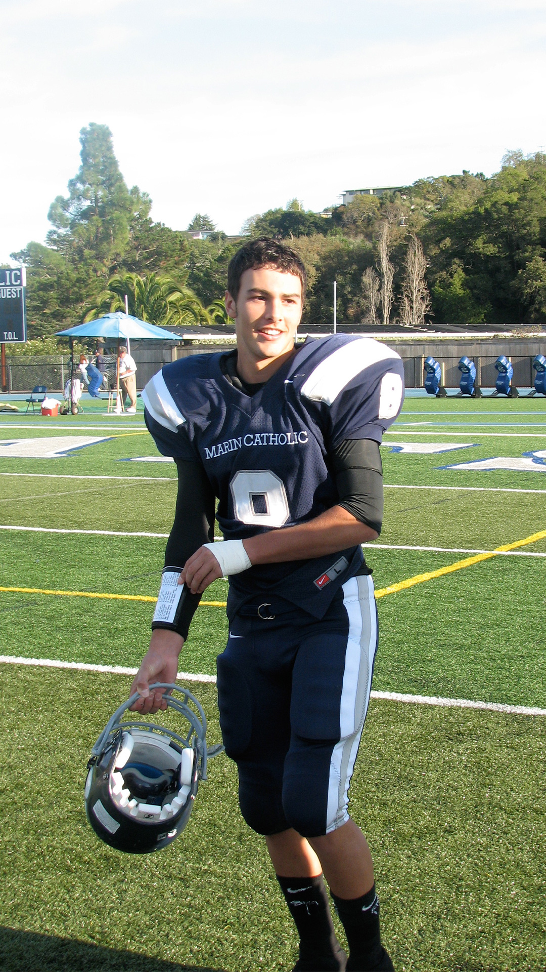 Dino-Football-1080x1920_0030_Dino-Marin-Catholic-Footbal-1920x1080-40